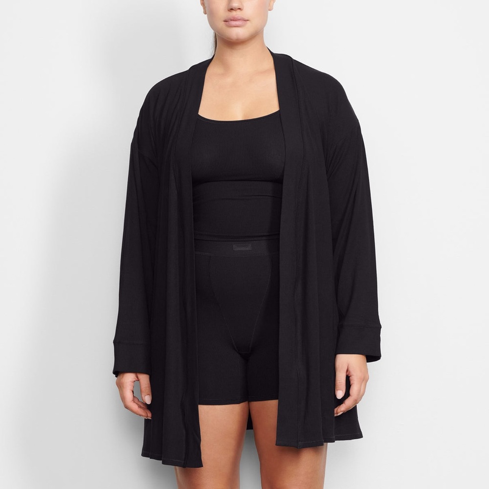 NWT Skims Soft Lounge Robe size Medium black w/ logo